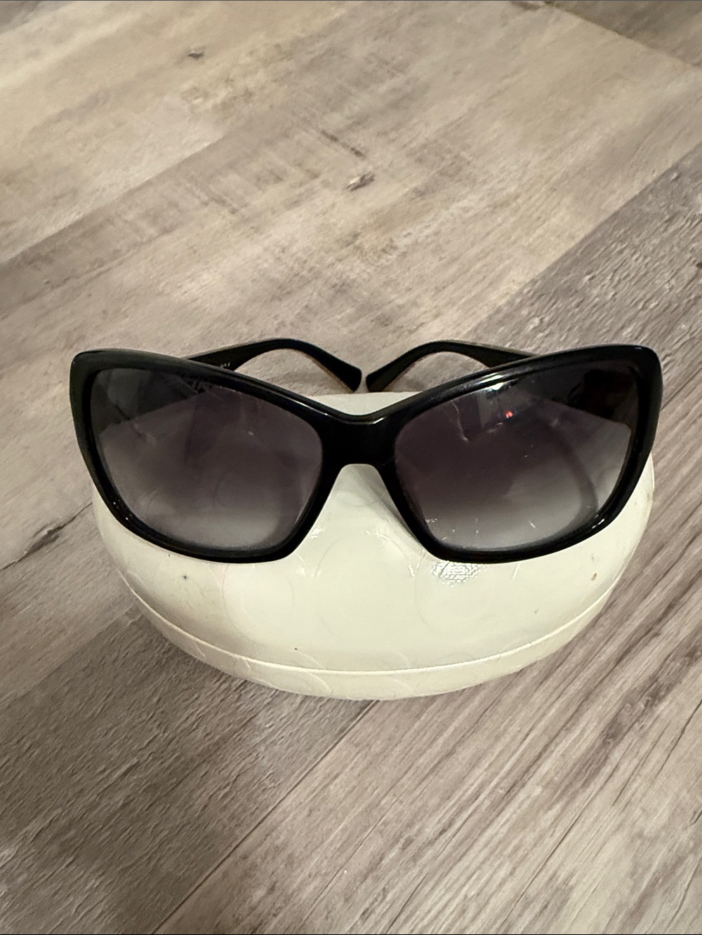 Coach Black Cat-Eye Sunglasses with Gray Gradient Lenses - Picture 1 of 3
